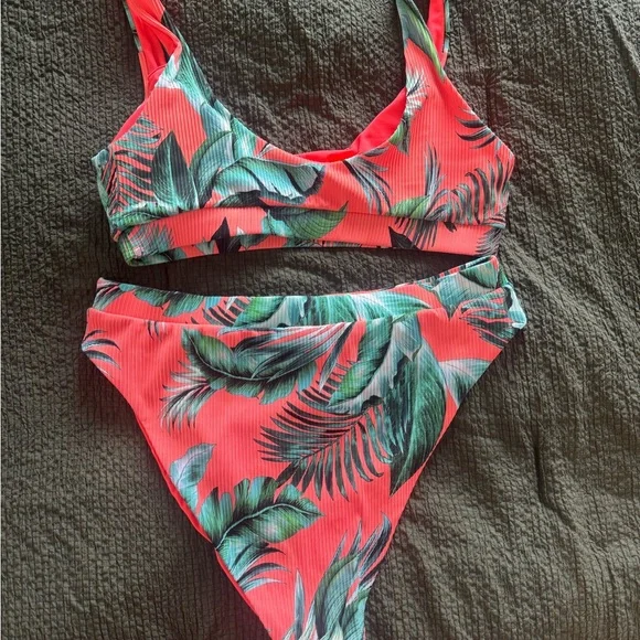 Pink Lily Tropical Leaf Print Bikini Set - Picture 2 of 5
